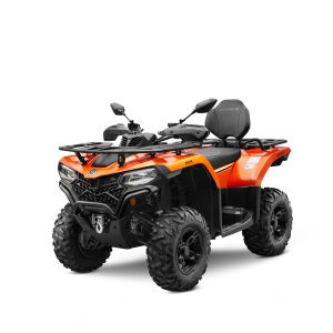 Moto CFORCE 450L em laranja.